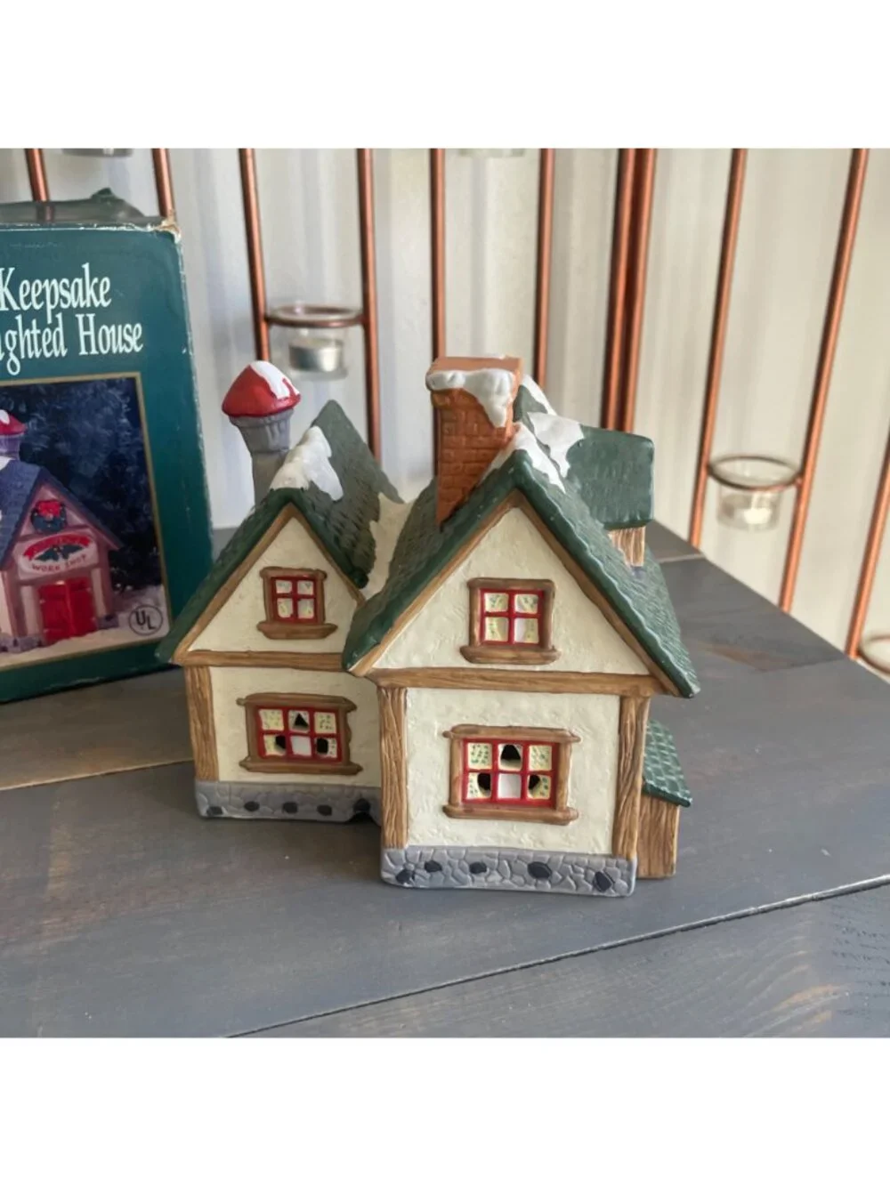 Vtg 1993 Dicken’s Keepsake Santa’s Work Shop O’Well Christmas Village Porcelain